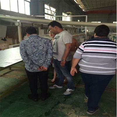 鑫恒力蝕刻機打開國外市場，向世界宣戰