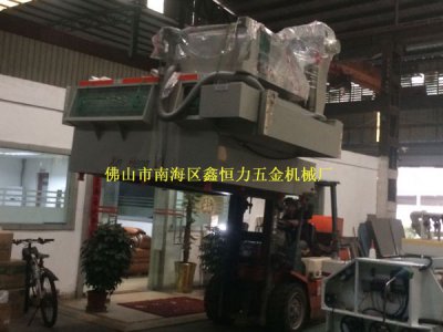 福建客戶不銹鋼鍋片蝕刻機裝車發貨！